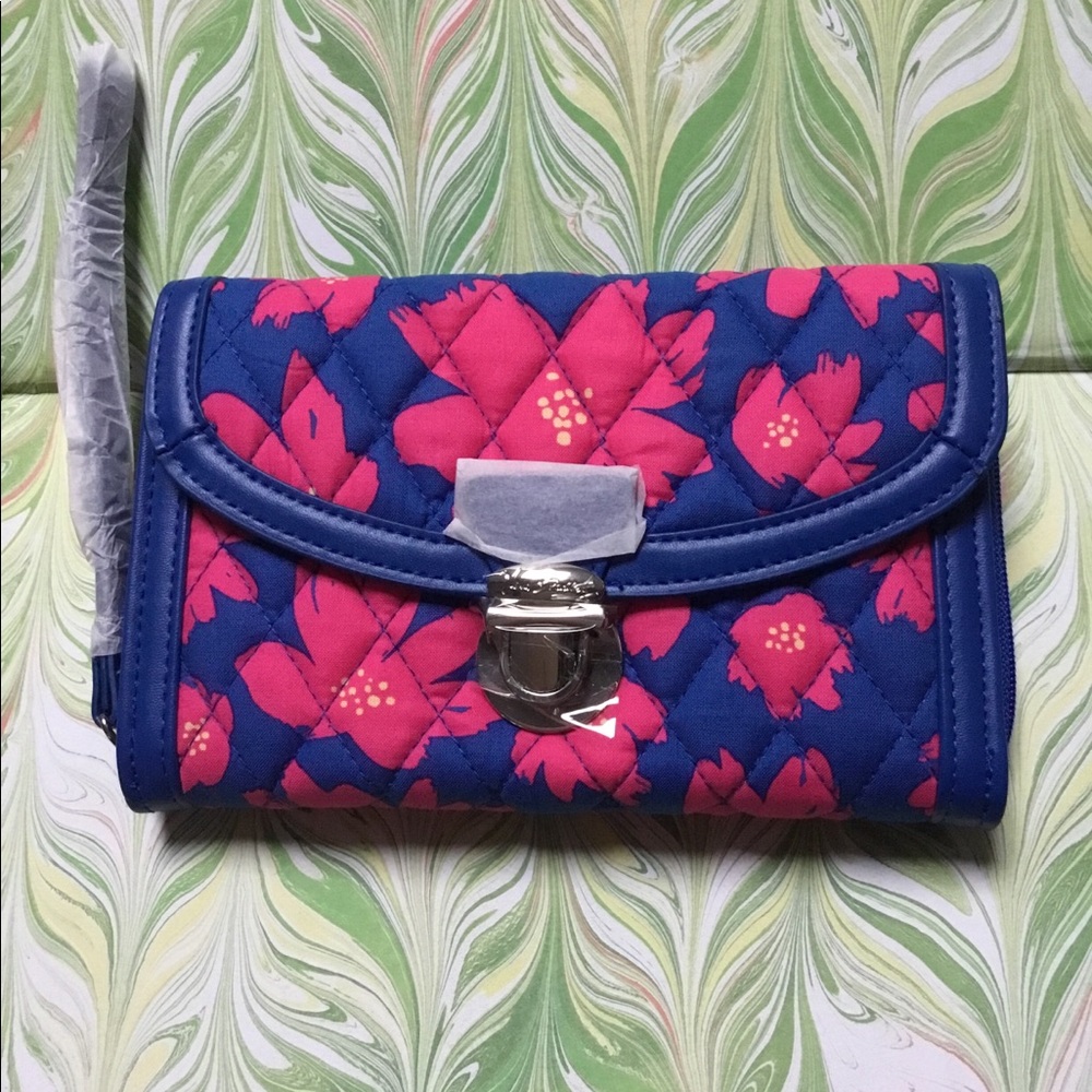 Vera Bradley Wristlet - Picture 1 of 7